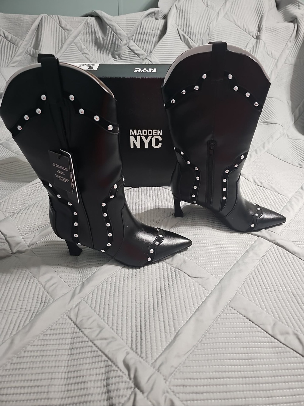 Madden NYC KittenHeelStuddedFauxLeather Pointed-ToeWesternBootsInBlackSize 10NEW
